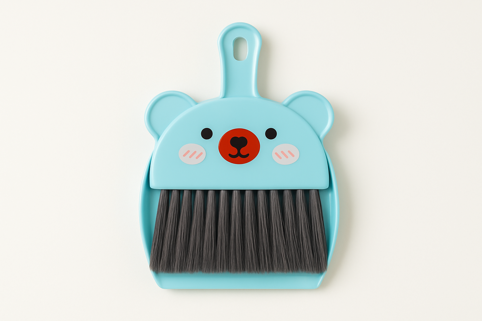 Vassoura em formato de urso azul com fundo branco e sombra